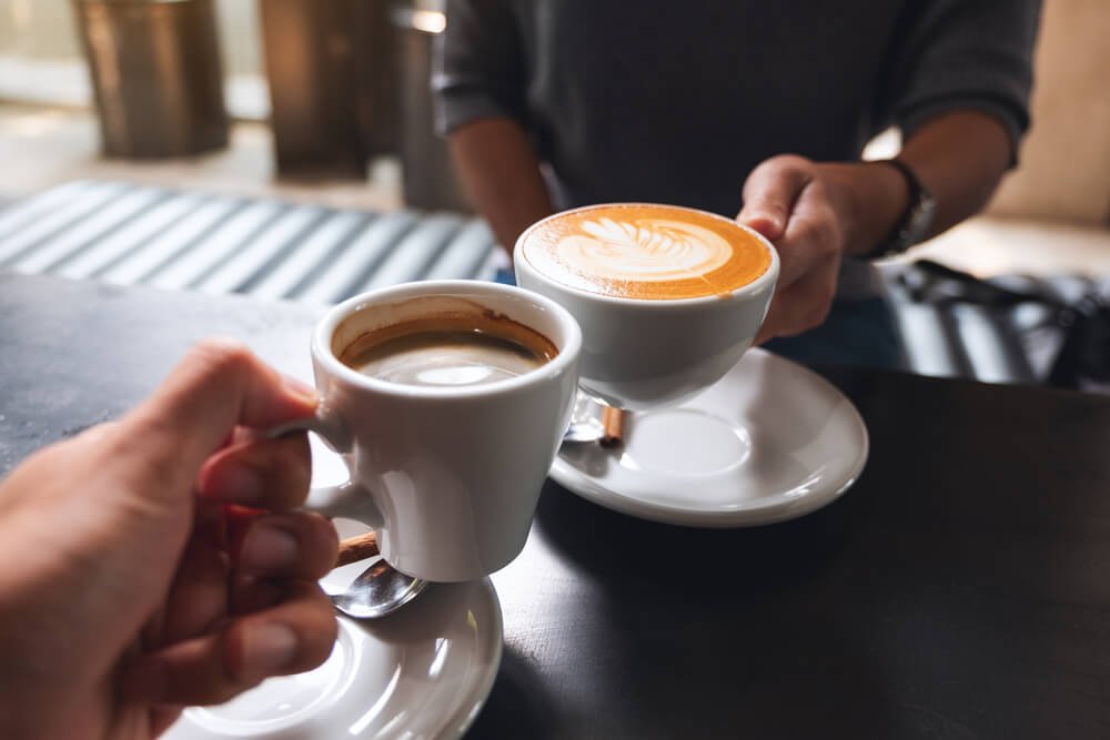 casal tomando café da manhã em Moema