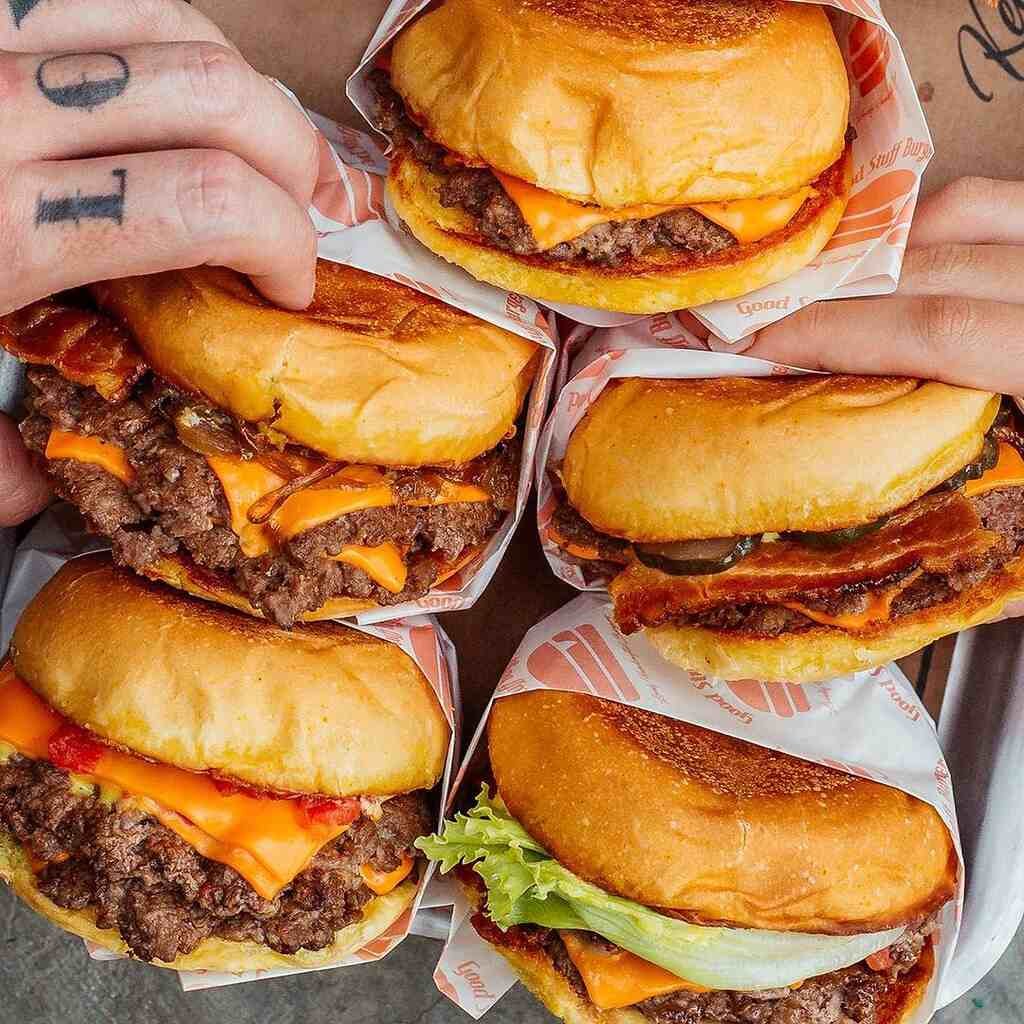 hambúrgueres da hamburgueria em Moema Good Stuff Burger