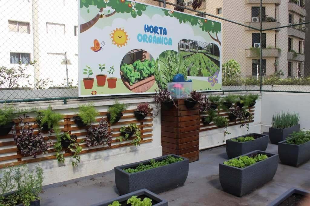 horta do colégio Fadelito, uma das escolas em Moema